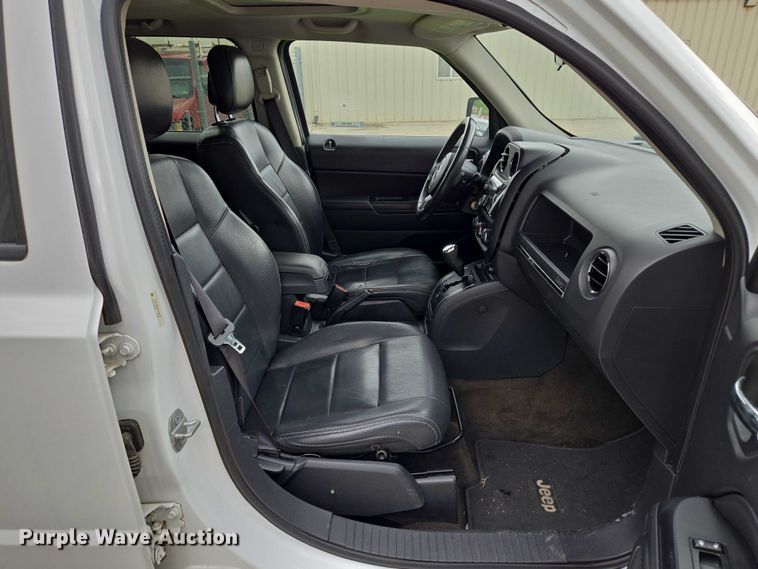 image for item EM7355 2015 Jeep Patriot SUV