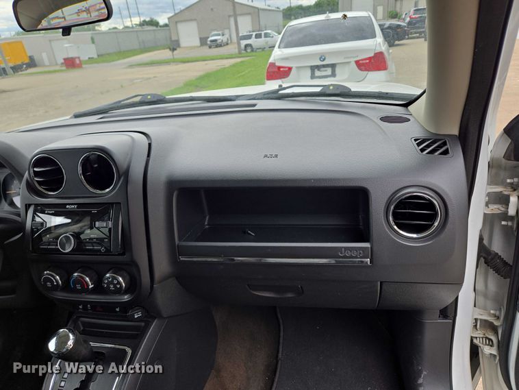 image for item EM7355 2015 Jeep Patriot SUV