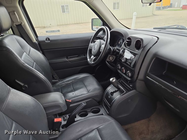 image for item EM7355 2015 Jeep Patriot SUV