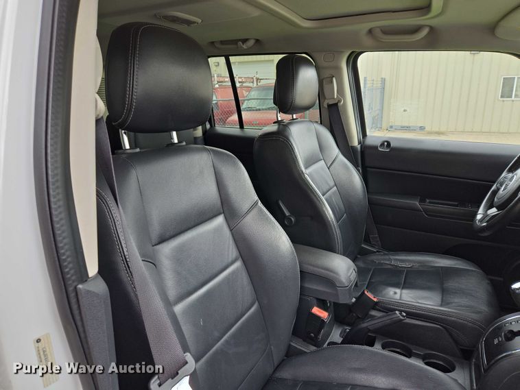 image for item EM7355 2015 Jeep Patriot SUV