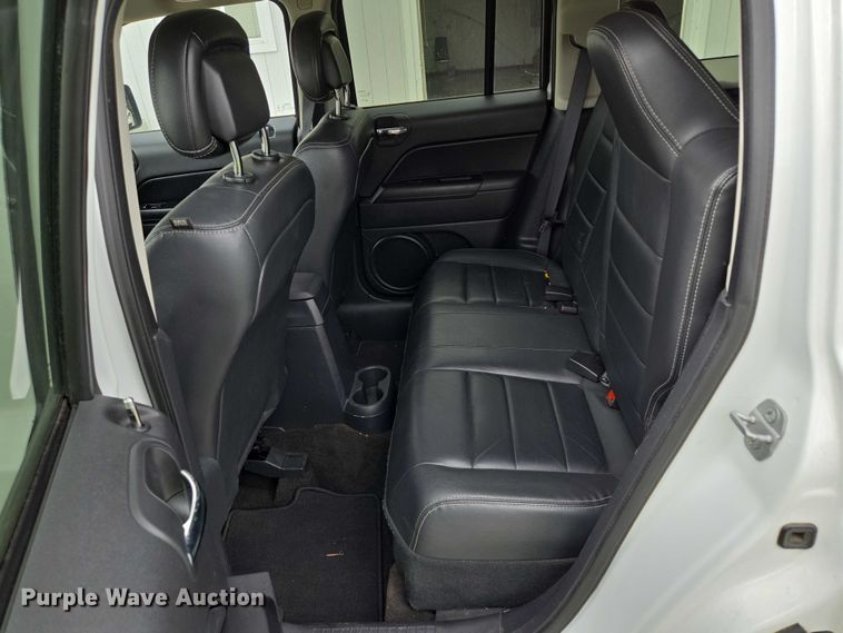 image for item EM7355 2015 Jeep Patriot SUV