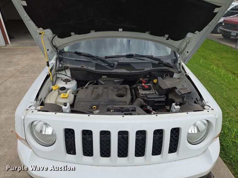 image for item EM7355 2015 Jeep Patriot SUV
