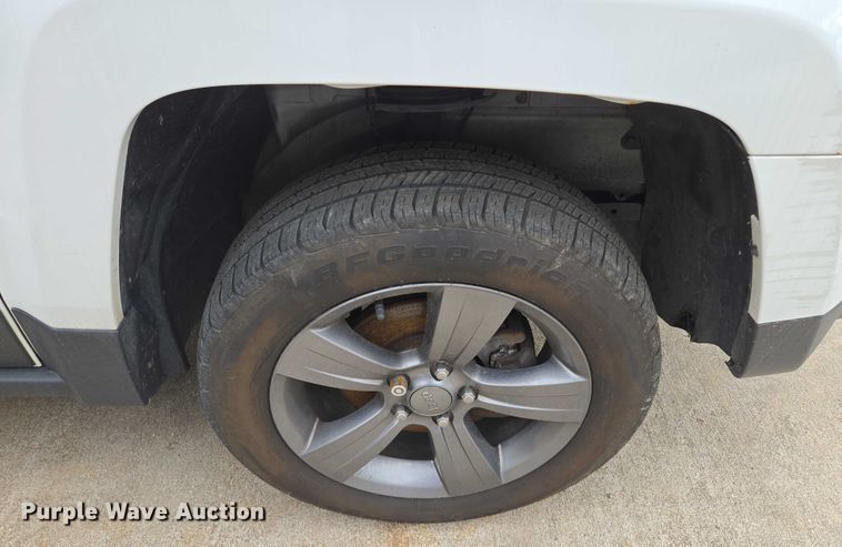 image for item EM7355 2015 Jeep Patriot SUV