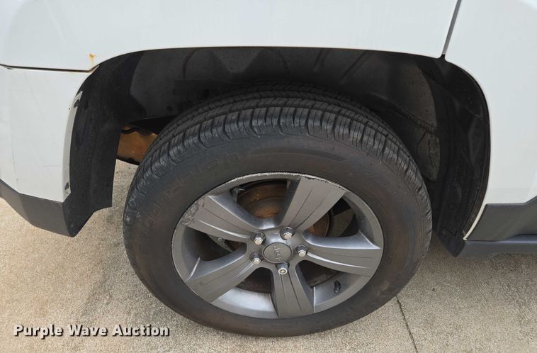 image for item EM7355 2015 Jeep Patriot SUV