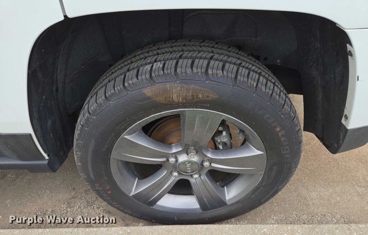 image for item EM7355 2015 Jeep Patriot SUV