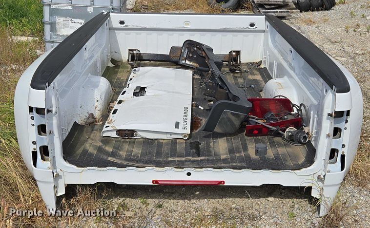 image for item EM7372 Pickup truck bed