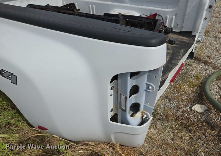 image for item EM7372 Pickup truck bed