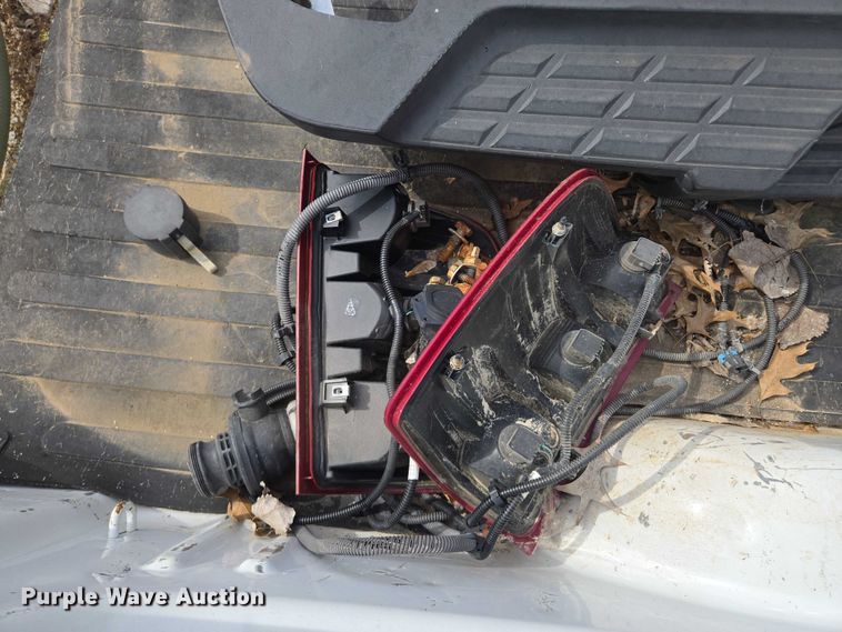 image for item EM7372 Pickup truck bed