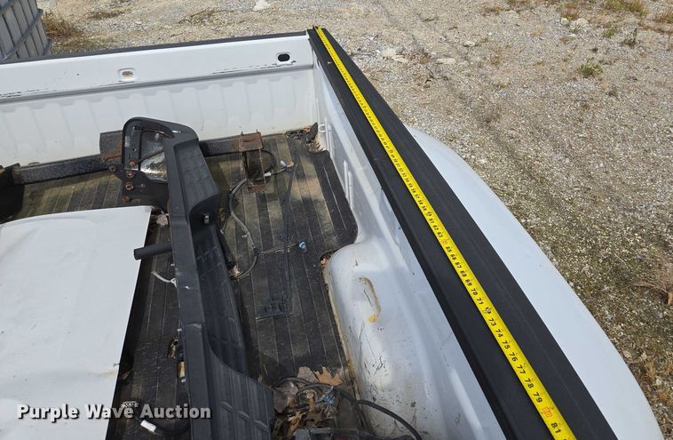 image for item EM7372 Pickup truck bed