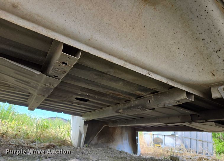 image for item EM7372 Pickup truck bed