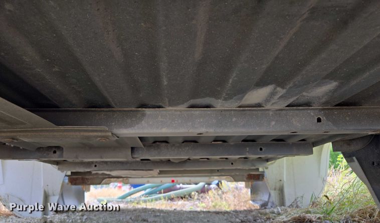 image for item EM7372 Pickup truck bed