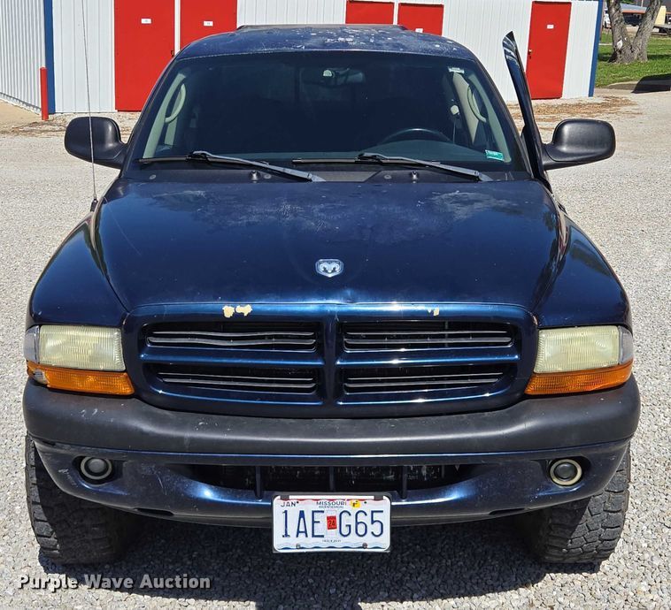 image for item EM7377 2003 Dodge Dakota Quad Cab pickup truck