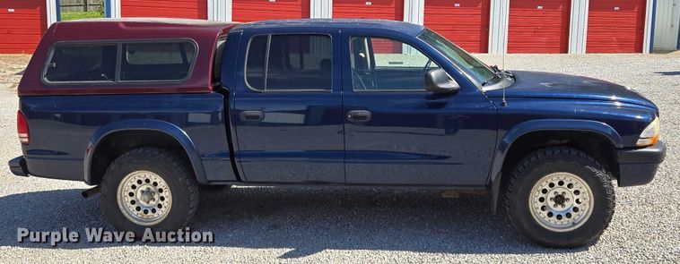 image for item EM7377 2003 Dodge Dakota Quad Cab pickup truck
