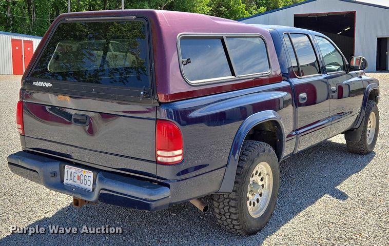 image for item EM7377 2003 Dodge Dakota Quad Cab pickup truck