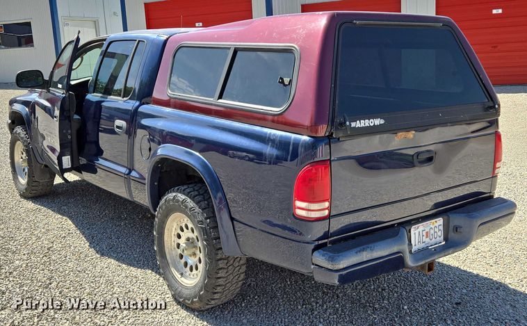 image for item EM7377 2003 Dodge Dakota Quad Cab pickup truck
