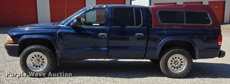 image for item EM7377 2003 Dodge Dakota Quad Cab pickup truck
