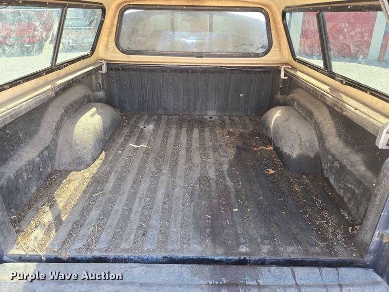 image for item EM7377 2003 Dodge Dakota Quad Cab pickup truck