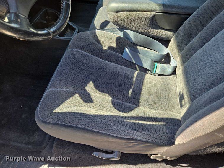 image for item EM7377 2003 Dodge Dakota Quad Cab pickup truck