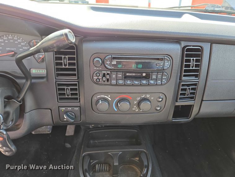 image for item EM7377 2003 Dodge Dakota Quad Cab pickup truck