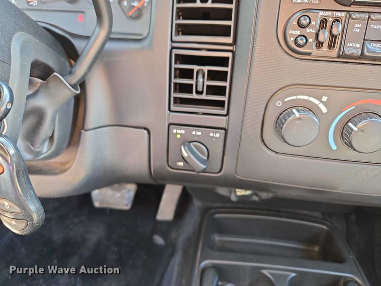 image for item EM7377 2003 Dodge Dakota Quad Cab pickup truck