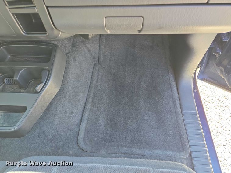 image for item EM7377 2003 Dodge Dakota Quad Cab pickup truck