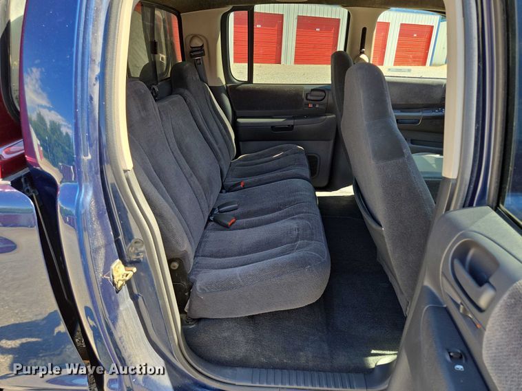 image for item EM7377 2003 Dodge Dakota Quad Cab pickup truck