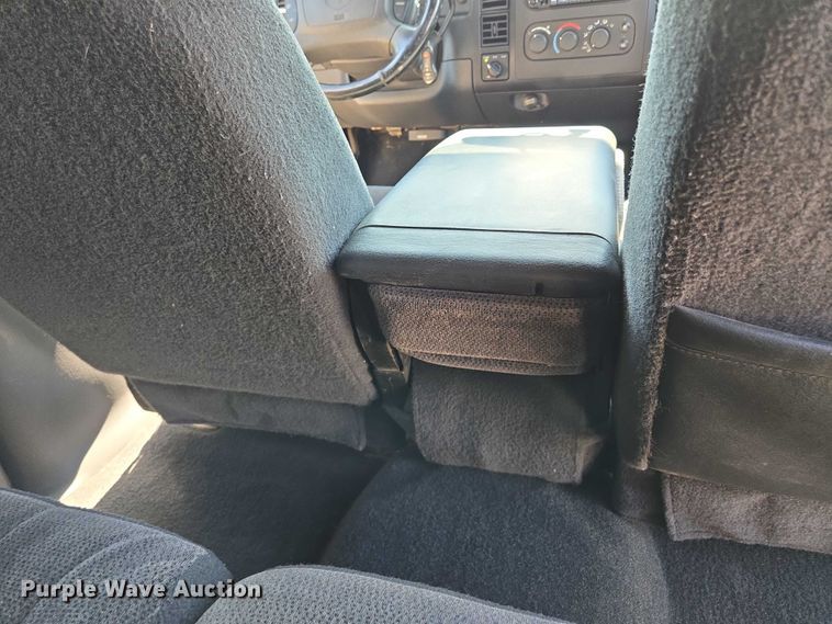 image for item EM7377 2003 Dodge Dakota Quad Cab pickup truck