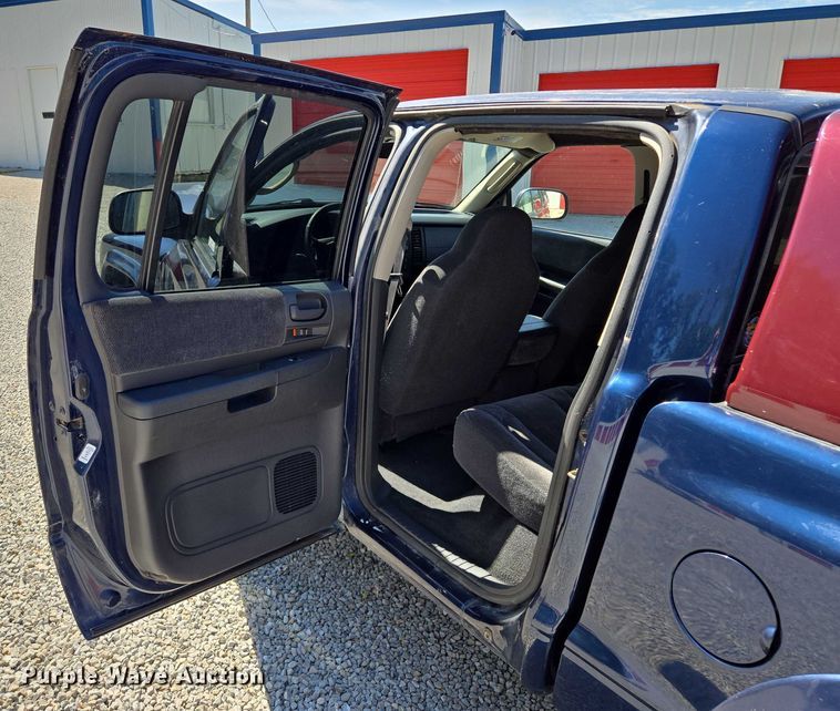 image for item EM7377 2003 Dodge Dakota Quad Cab pickup truck