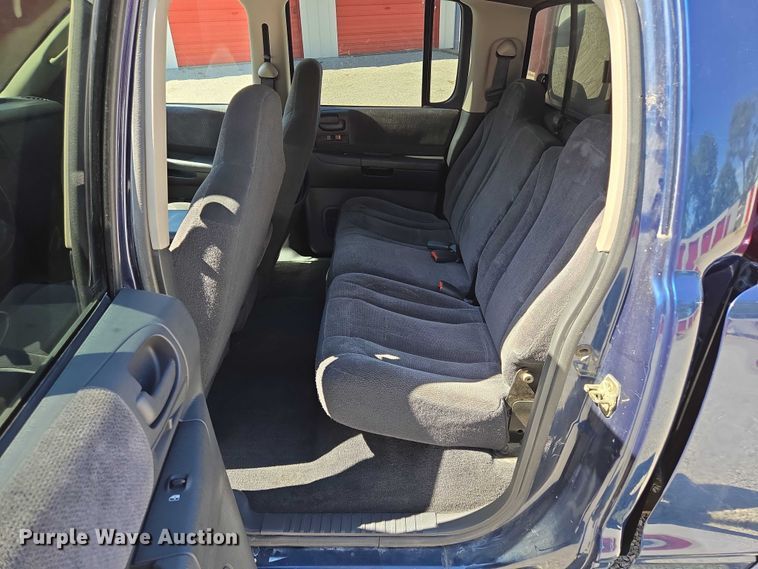 image for item EM7377 2003 Dodge Dakota Quad Cab pickup truck