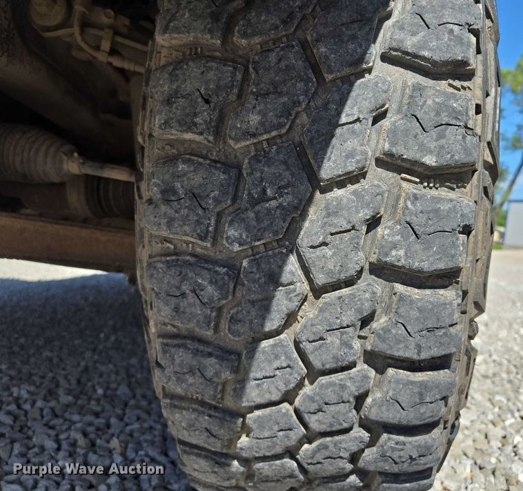 image for item EM7377 2003 Dodge Dakota Quad Cab pickup truck