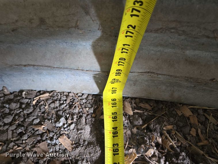 image for item EM7380 Chicken coop