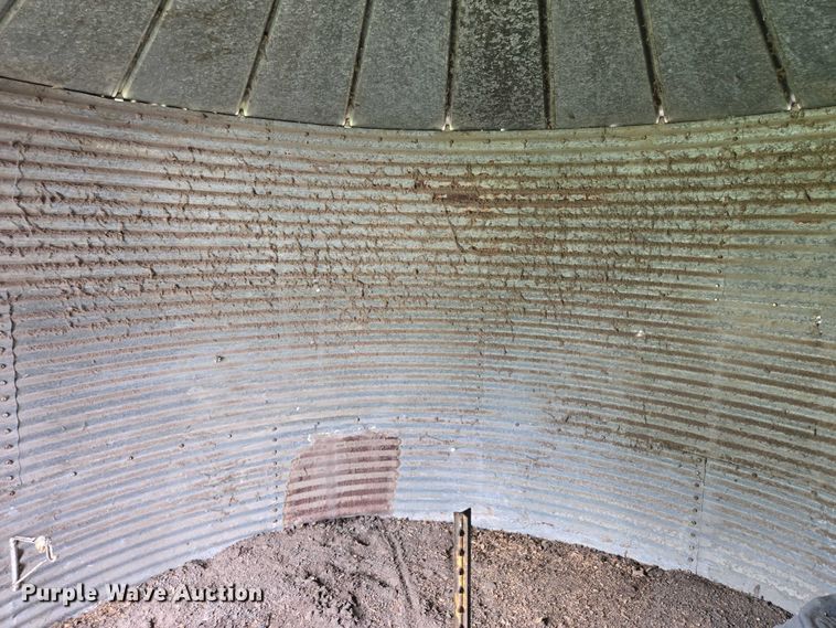 image for item EM7380 Chicken coop