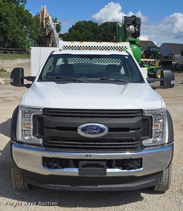 image for item EM7429 2018 Ford F550 Super Duty XL utility / service truck