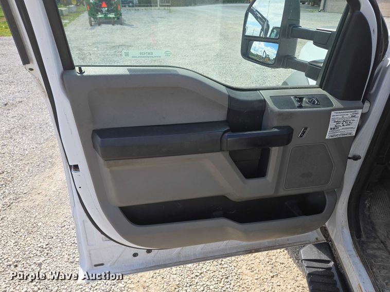 image for item EM7429 2018 Ford F550 Super Duty XL utility / service truck