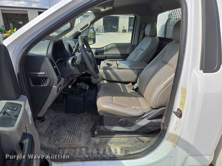 image for item EM7429 2018 Ford F550 Super Duty XL utility / service truck