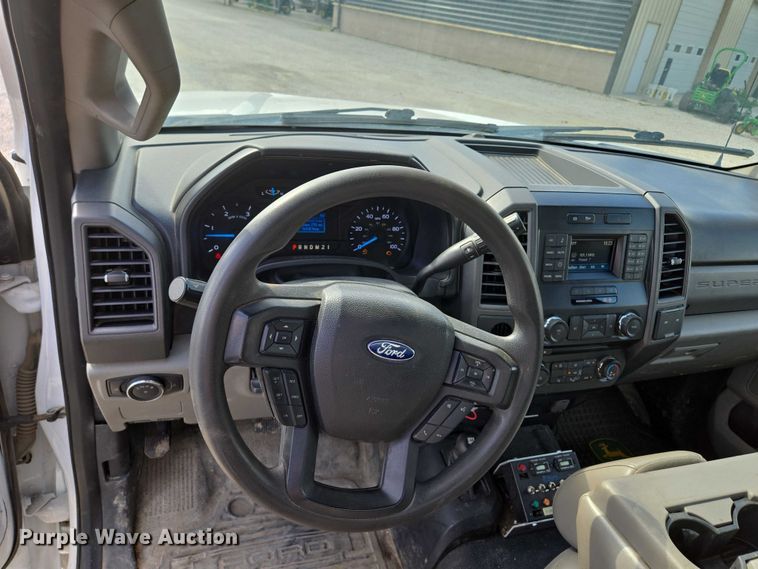 image for item EM7429 2018 Ford F550 Super Duty XL utility / service truck