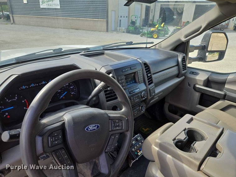 image for item EM7429 2018 Ford F550 Super Duty XL utility / service truck