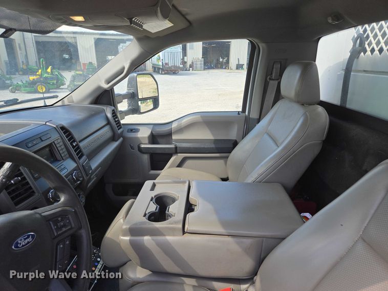 image for item EM7429 2018 Ford F550 Super Duty XL utility / service truck