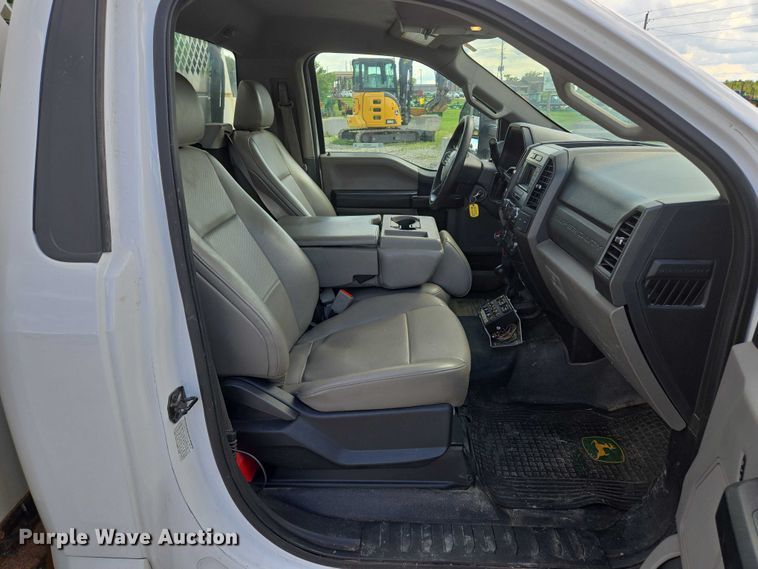 image for item EM7429 2018 Ford F550 Super Duty XL utility / service truck