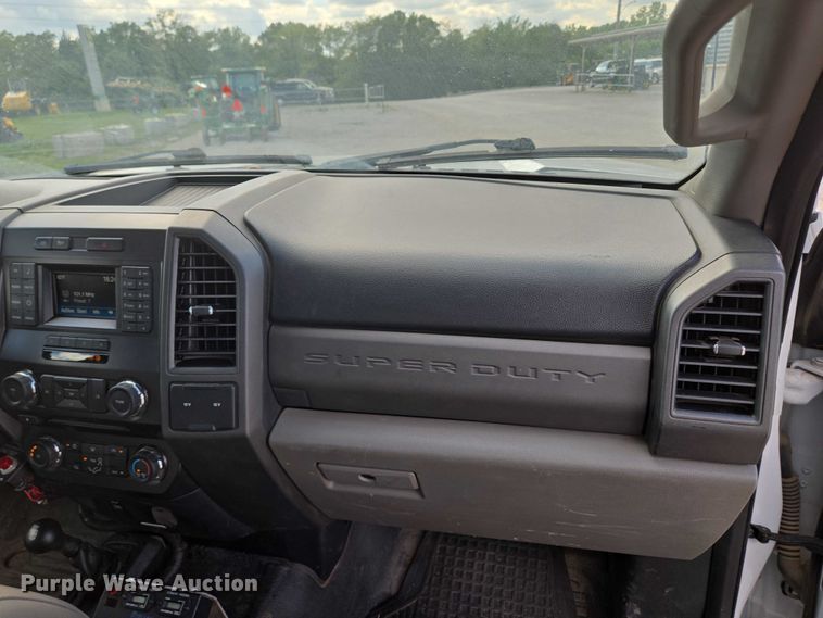 image for item EM7429 2018 Ford F550 Super Duty XL utility / service truck