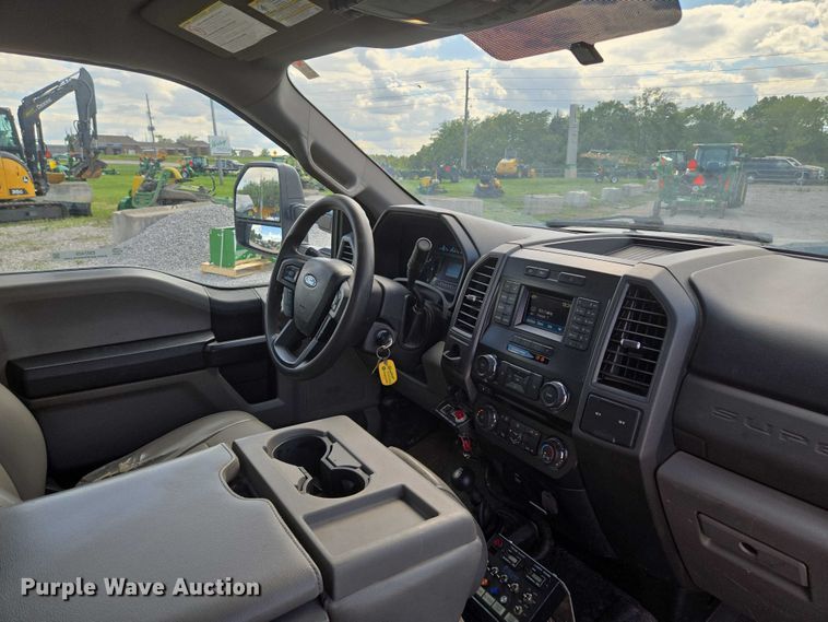 image for item EM7429 2018 Ford F550 Super Duty XL utility / service truck