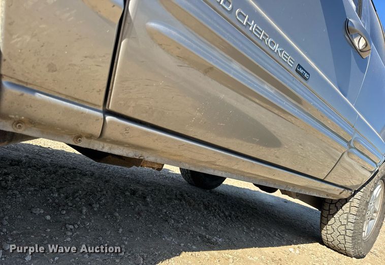 image for item EN4555 2000 Jeep Grand Cherokee Limited SUV