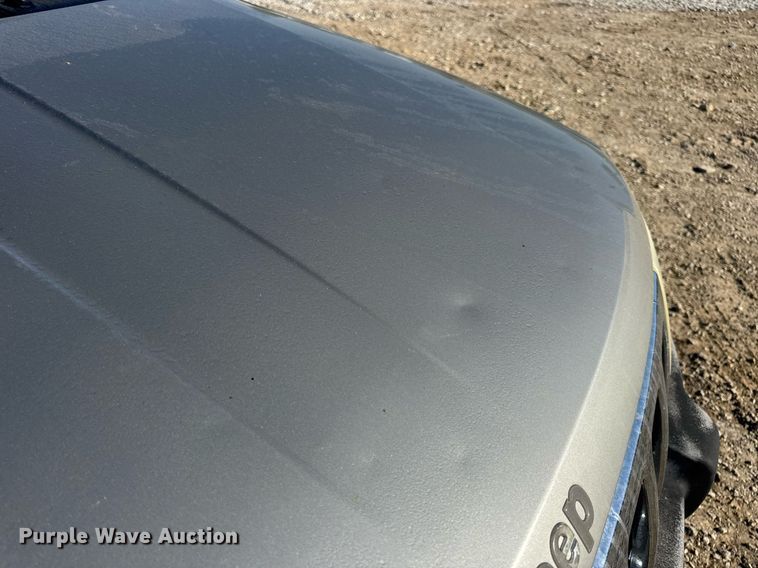 image for item EN4555 2000 Jeep Grand Cherokee Limited SUV