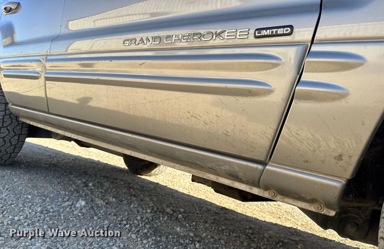 image for item EN4555 2000 Jeep Grand Cherokee Limited SUV