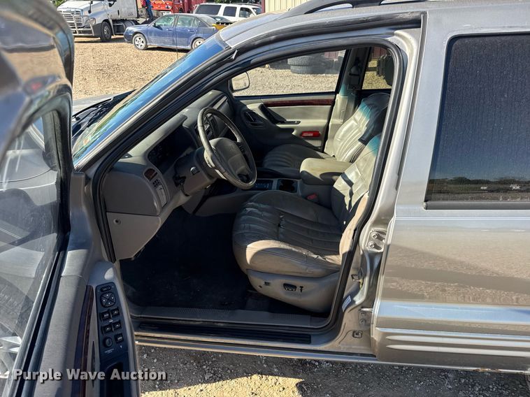 image for item EN4555 2000 Jeep Grand Cherokee Limited SUV