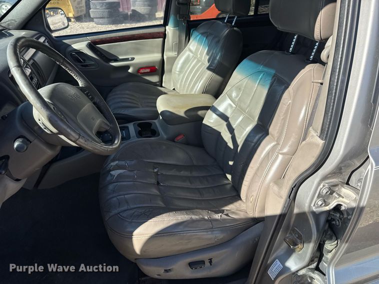 image for item EN4555 2000 Jeep Grand Cherokee Limited SUV