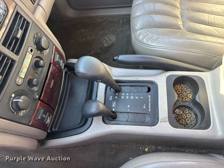 image for item EN4555 2000 Jeep Grand Cherokee Limited SUV