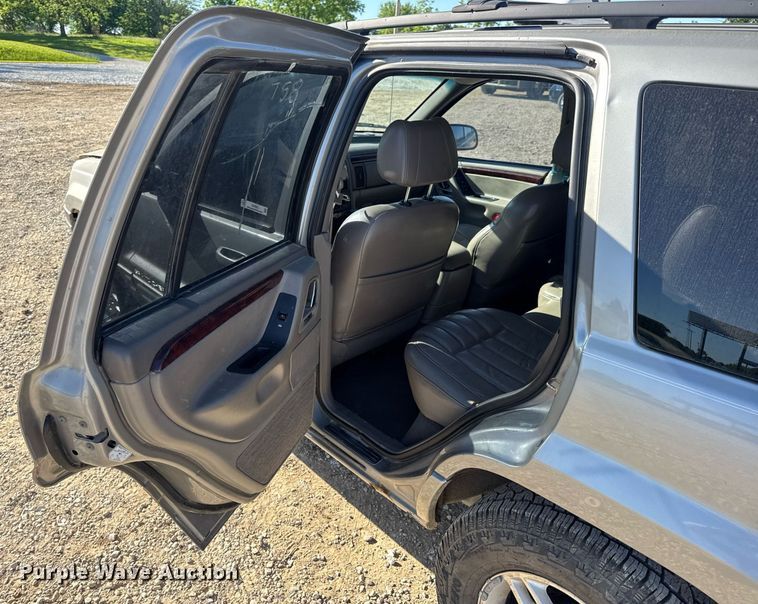 image for item EN4555 2000 Jeep Grand Cherokee Limited SUV