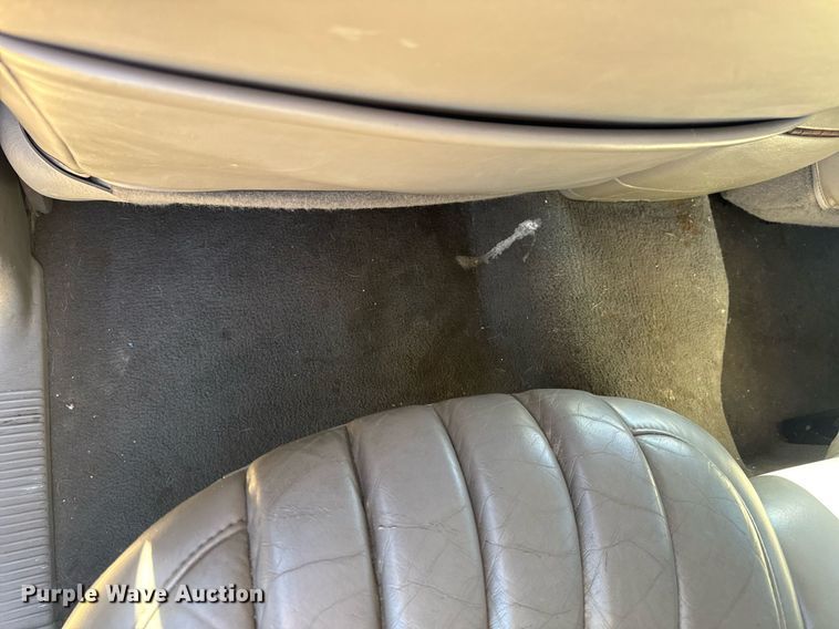 image for item EN4555 2000 Jeep Grand Cherokee Limited SUV