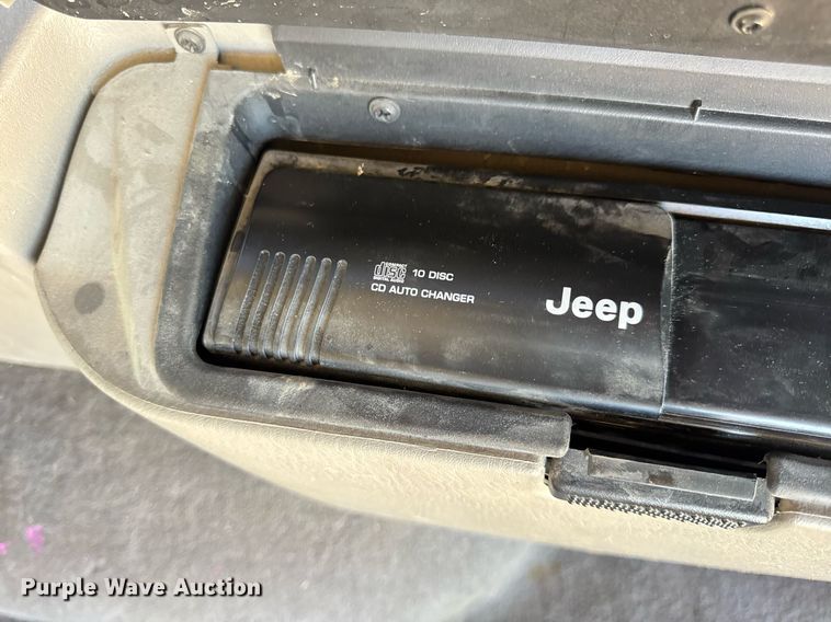 image for item EN4555 2000 Jeep Grand Cherokee Limited SUV